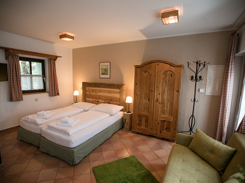 Dirndl-Saison eröffnet