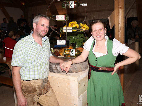 Mostbaron Hauer eröffnet neuen Schaustall!