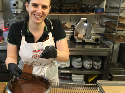 In der Weihnachtsbäckerei der Familie Hauer