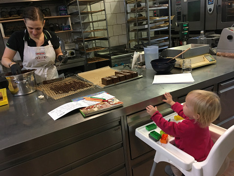 In der Weihnachtsbäckerei der Familie Hauer