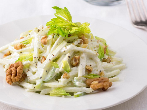 Stangensellerie- Apfelsalat