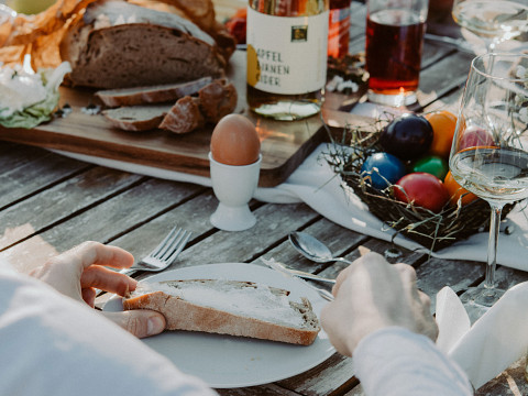 Osterbrunch mit regionalen Spezialitäten von den Mostbaronen