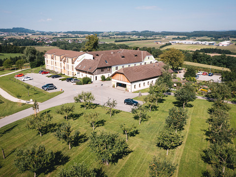 Kräuterwanderung in den Streuobstwiesen der Mostbarone