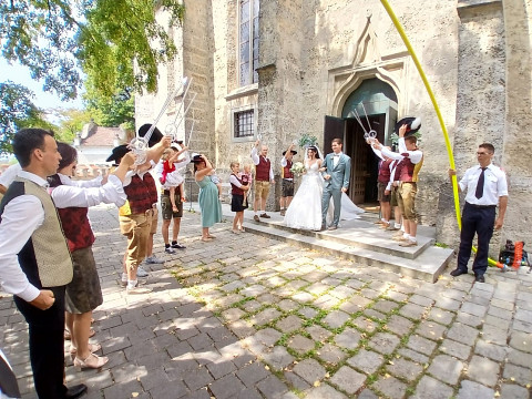 Brautvazahn, Gstanzl & Hochzeitmost – Wie im Mostvierte...